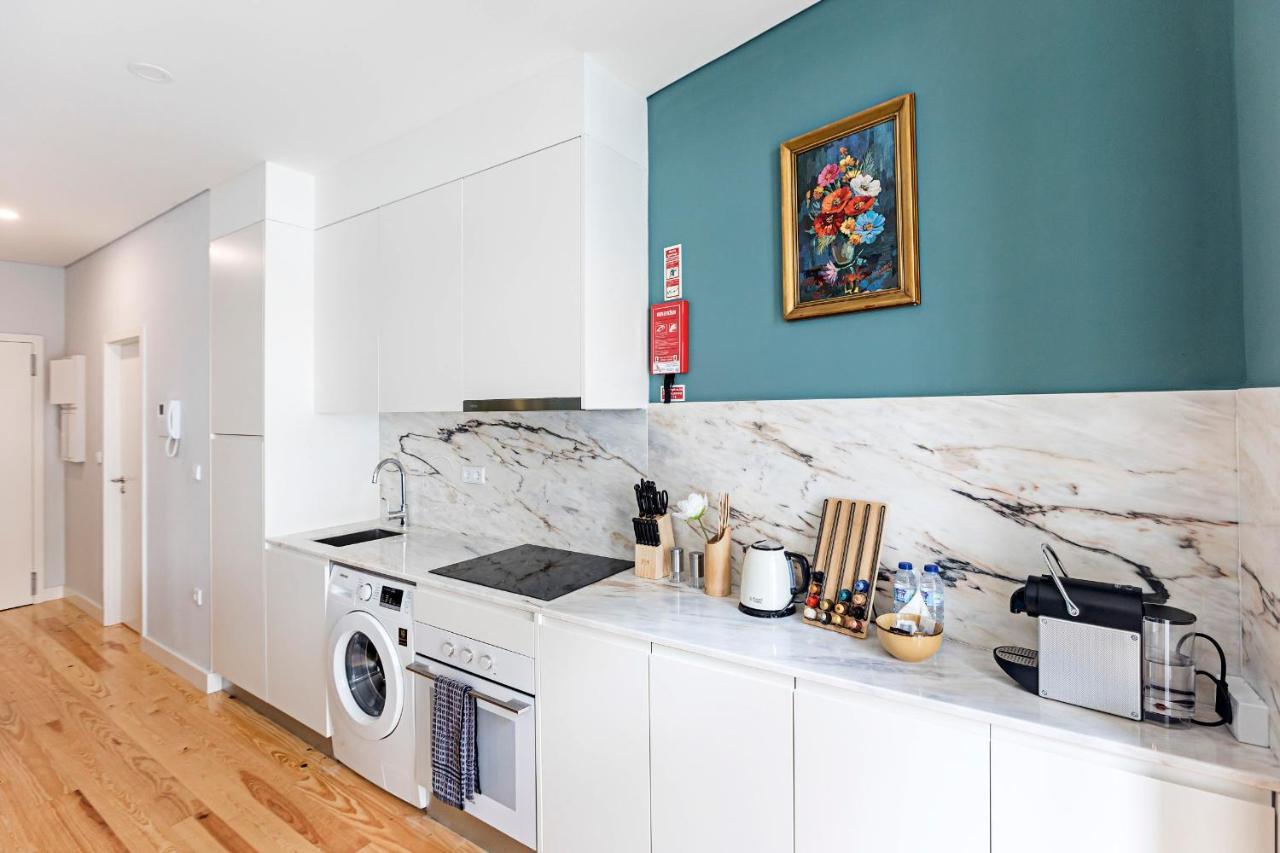 Turquoise Flat W Ac & Balcony By Lovelystay Appartement Oporto