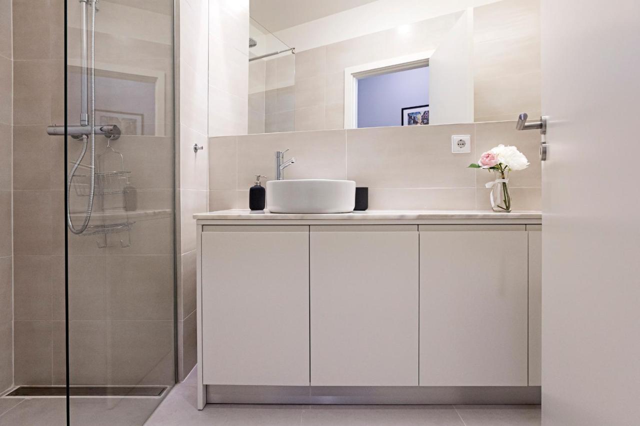 Turquoise Flat W Ac & Balcony By Lovelystay Appartement Oporto